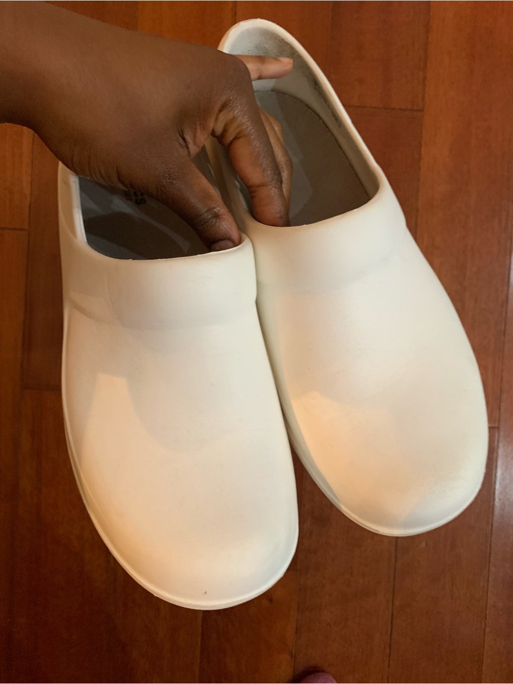 Crocs Neria Pro II Slip Resistant All White Nurse Clogs Women’s Size 9